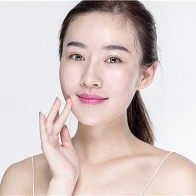 化妆品加工厂家教你几种收缩毛孔的方法